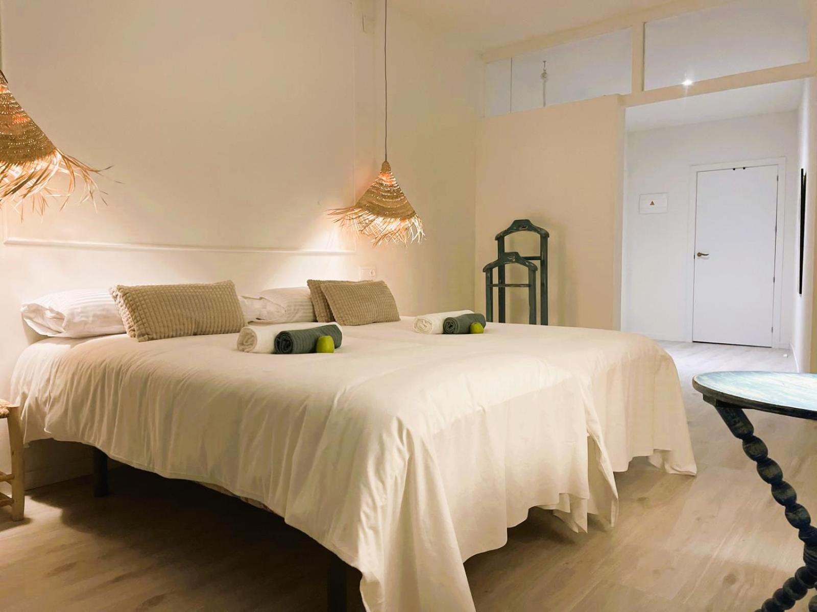 Deluxe Double Room Shower