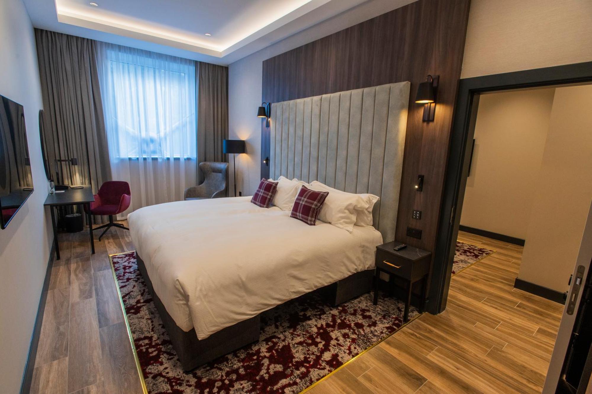 Plaza Room