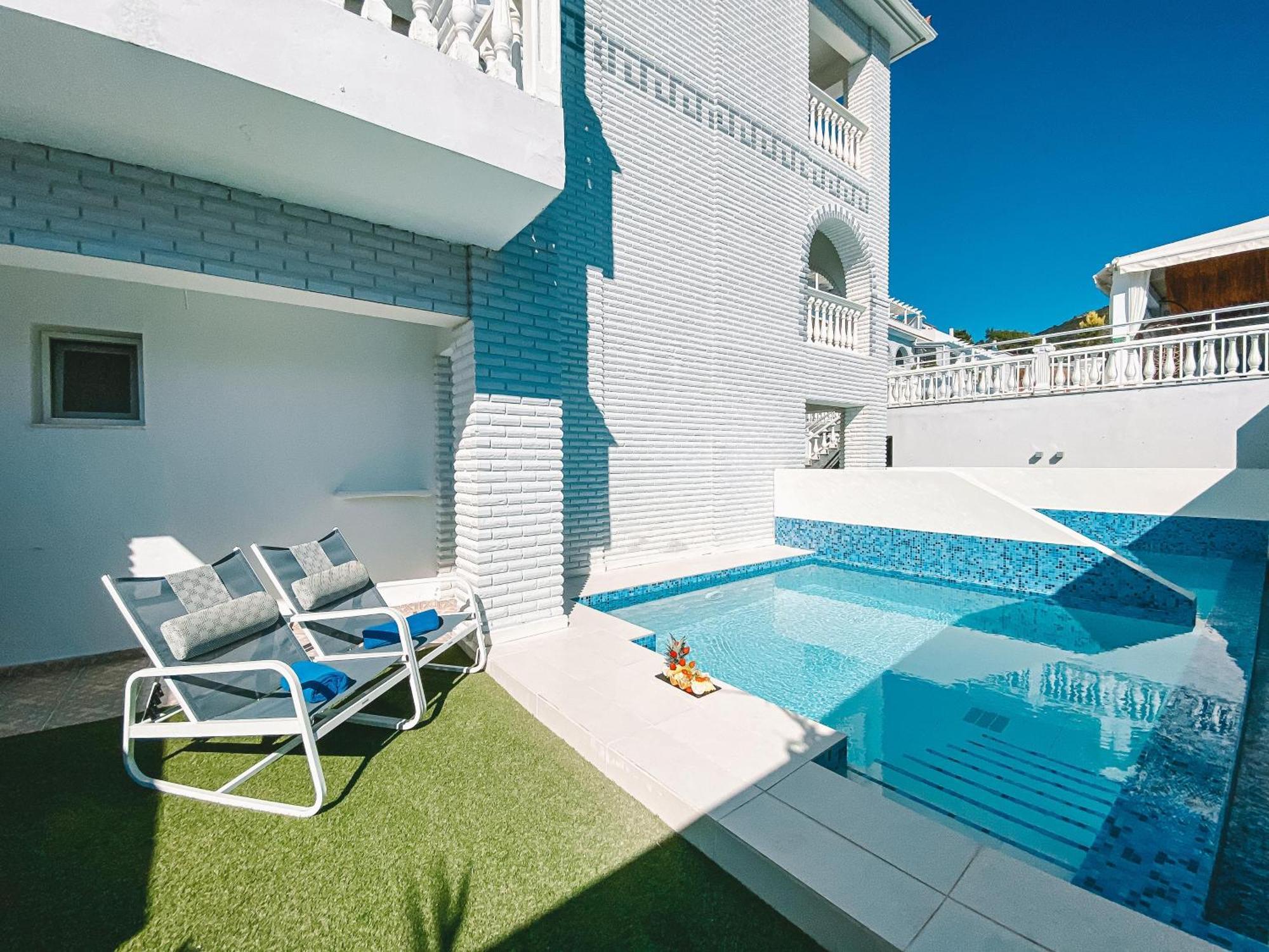 Deluxe Suite Private Pool