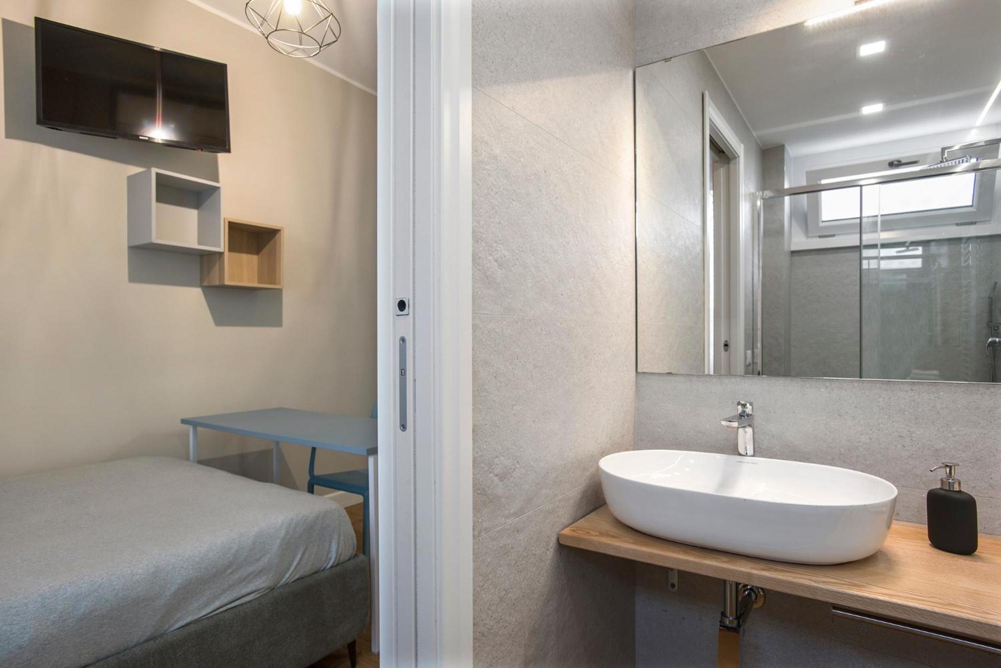 Double Room Private Bathroom