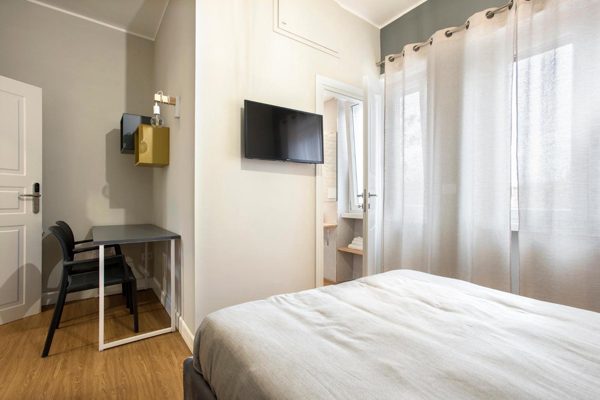 Double Room Private Bathroom