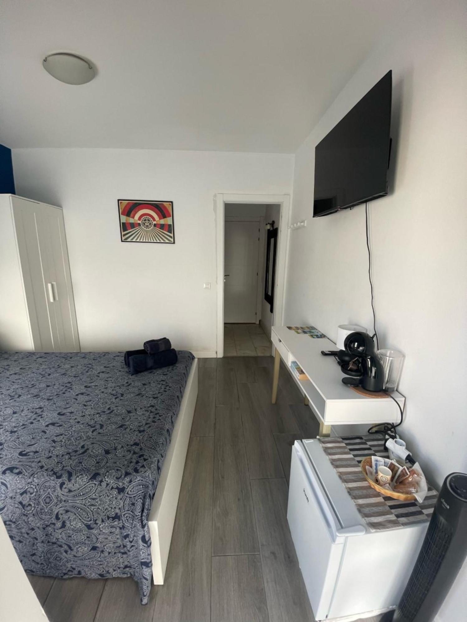 Double Room Private Bathroom