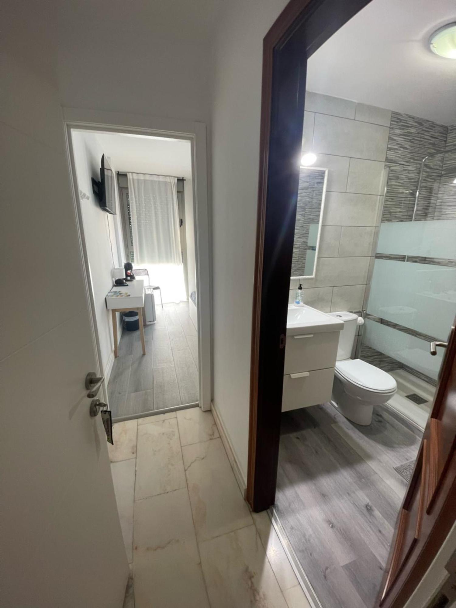 Double Room Private Bathroom