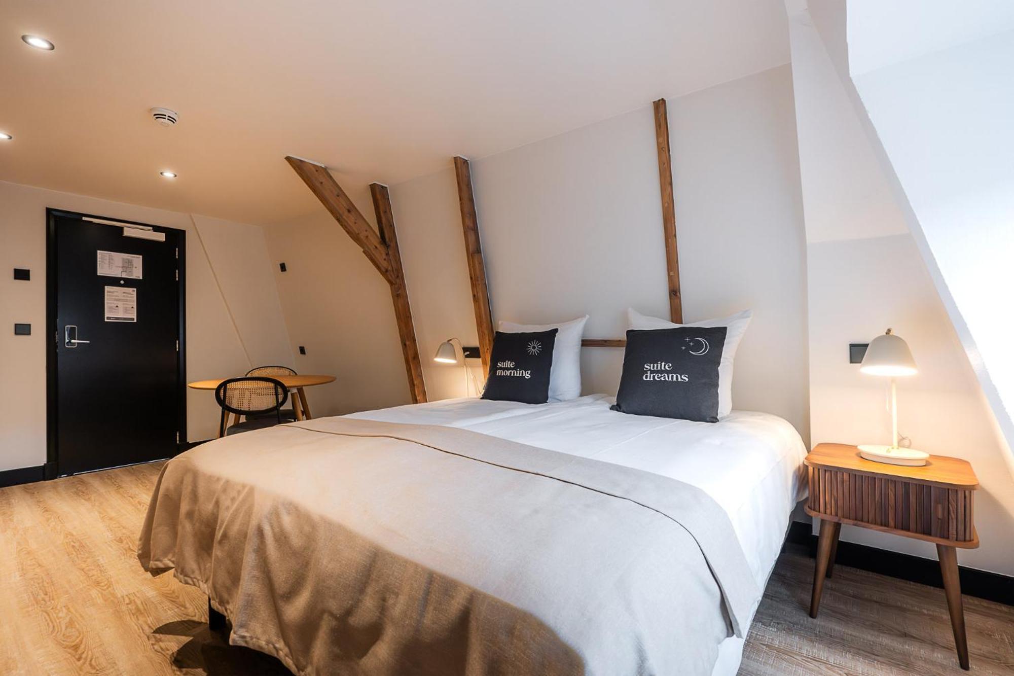 Comfort Queen Room