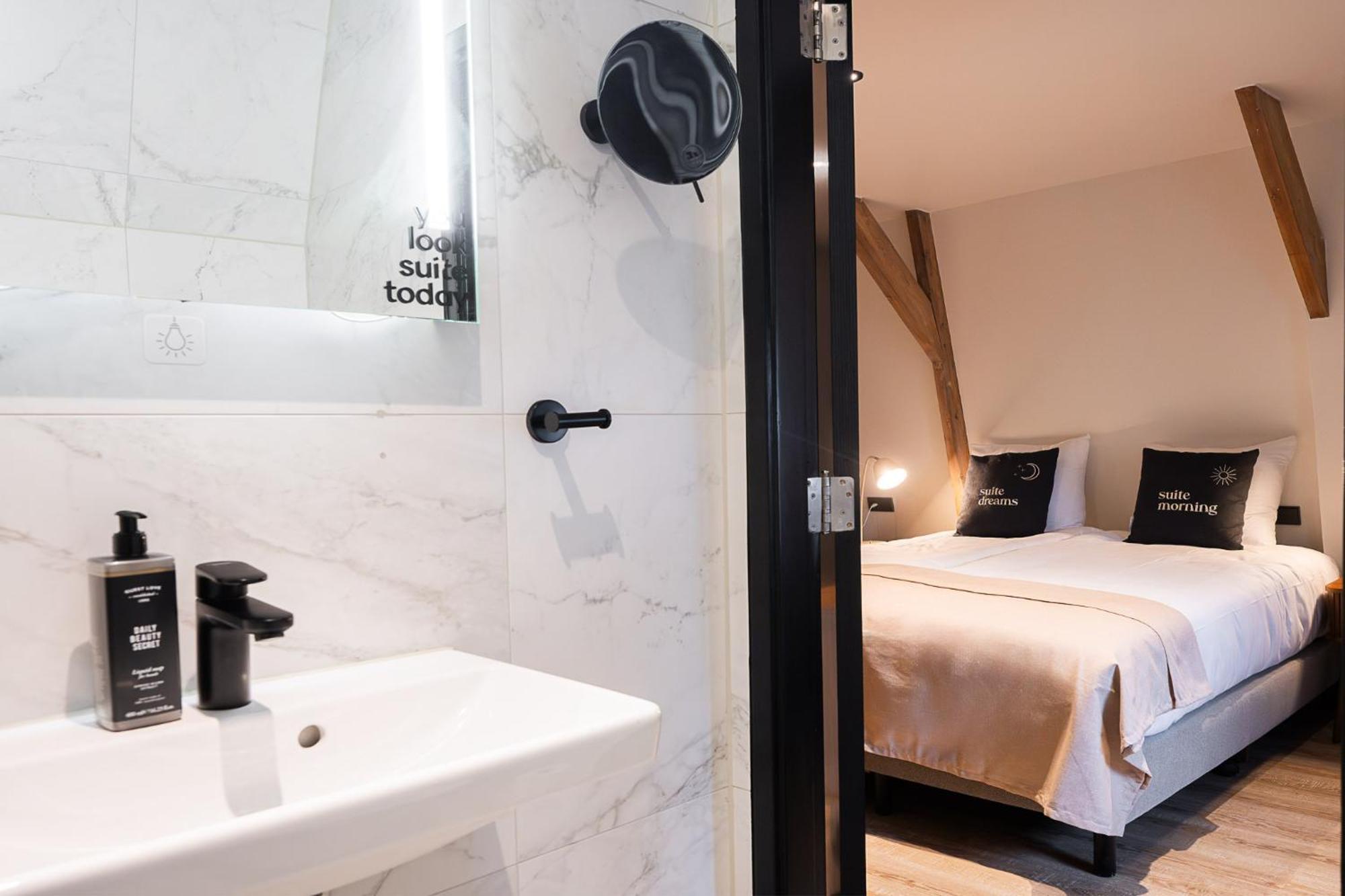 Comfort Queen Room