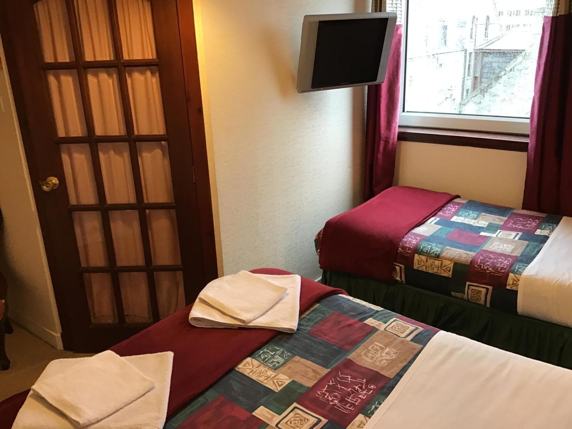 Double or Twin Room Bathroom