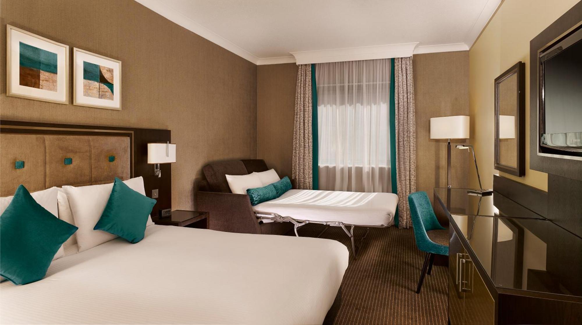 Deluxe Queen Room