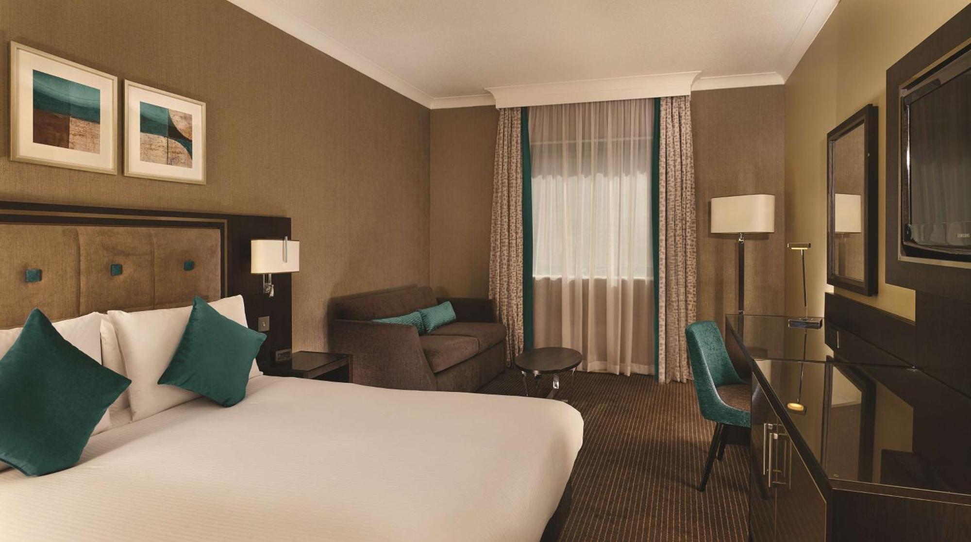 Deluxe Queen Room