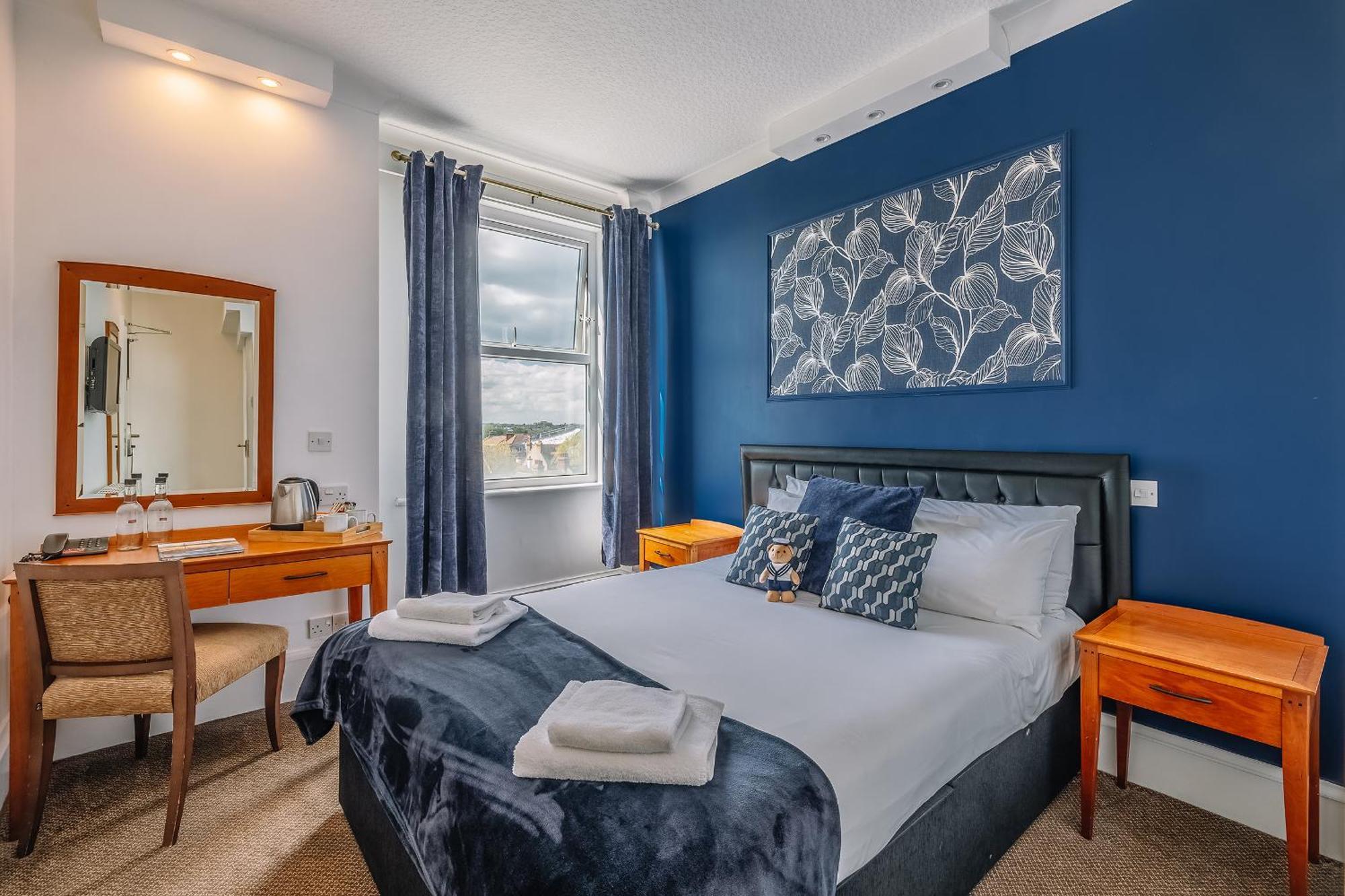 Compact Double Room,1516338115:JPEG