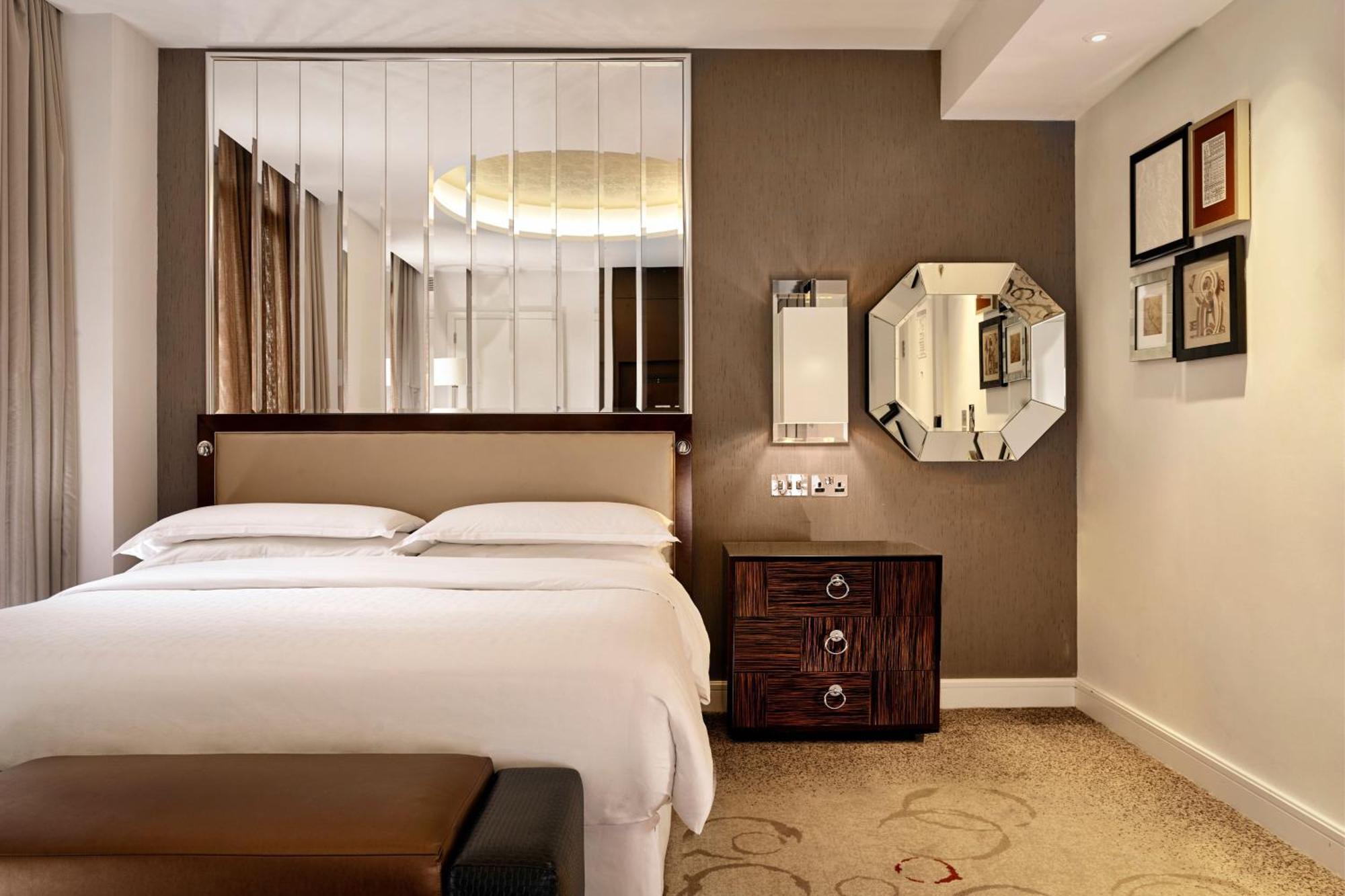 Deluxe Queen Room,1516356994:JPEG