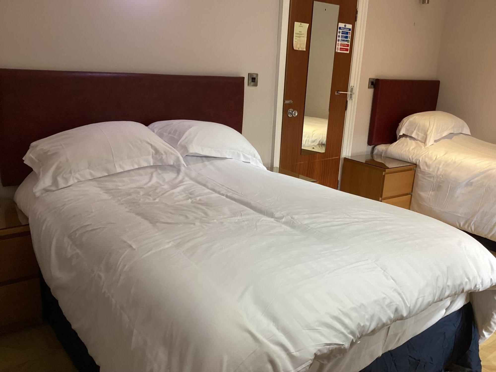 En Suite Double/Twin Room,1516362811:JPEG