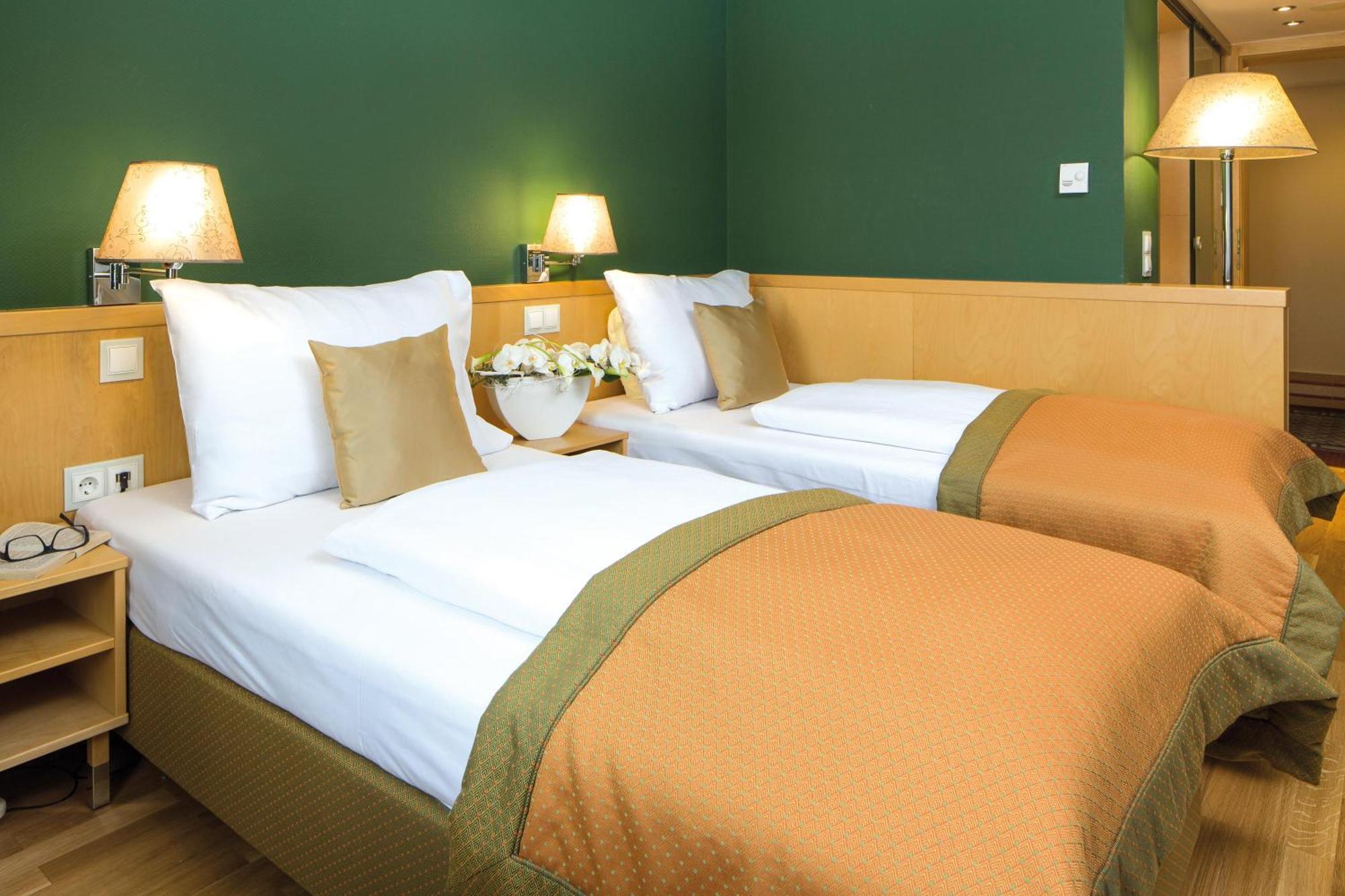 Twin Room,1516432327:JPEG