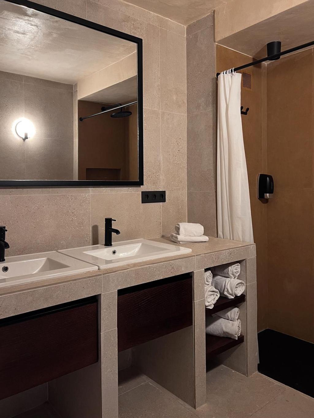 Two-Bedroom Apartment Royal Deluxe