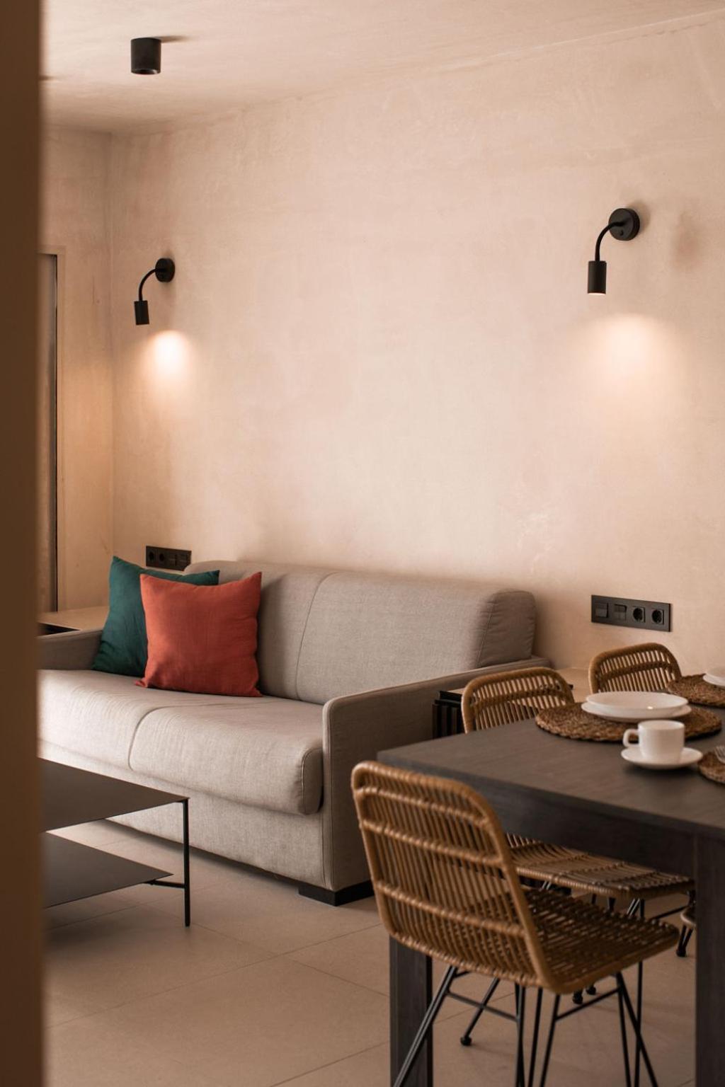 One-Bedroom Deluxe Apartment