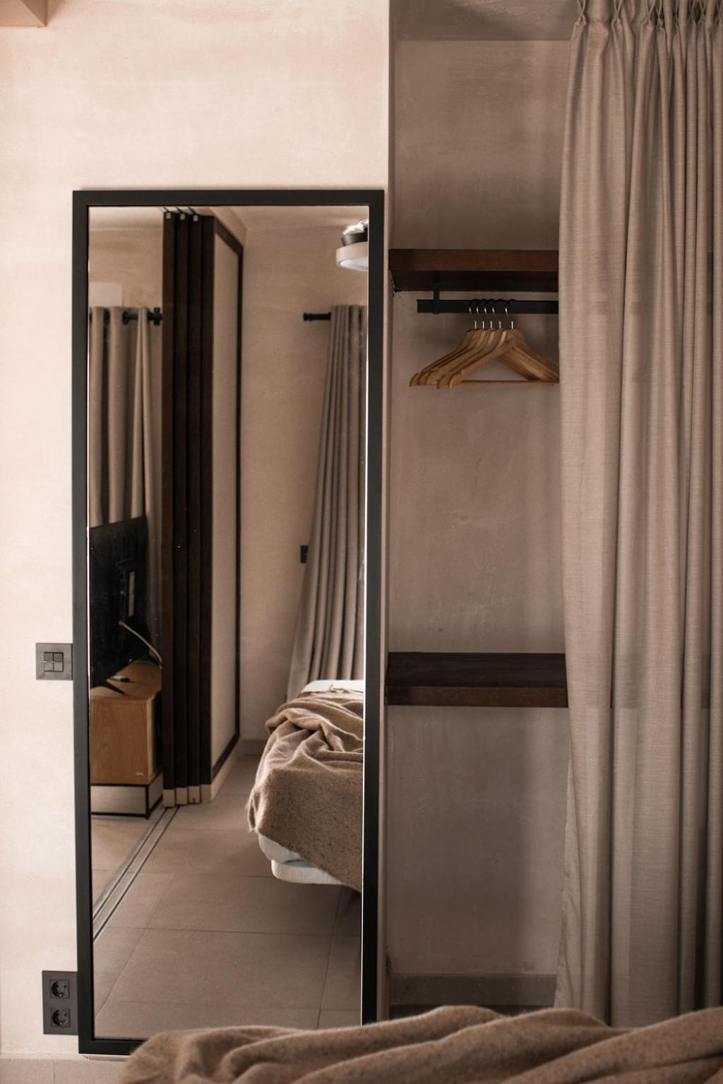 One-Bedroom Deluxe Apartment