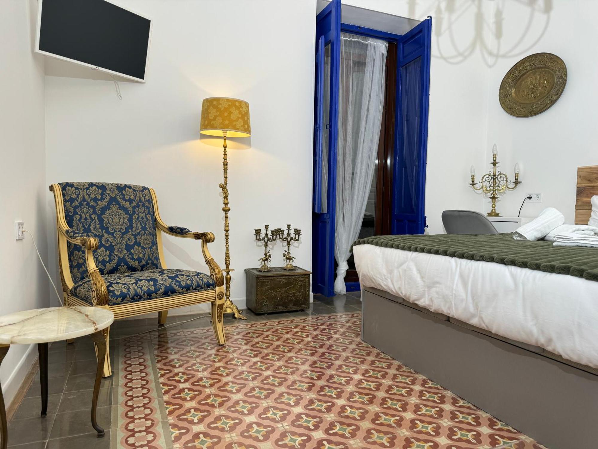 Double Room Shared Toilet