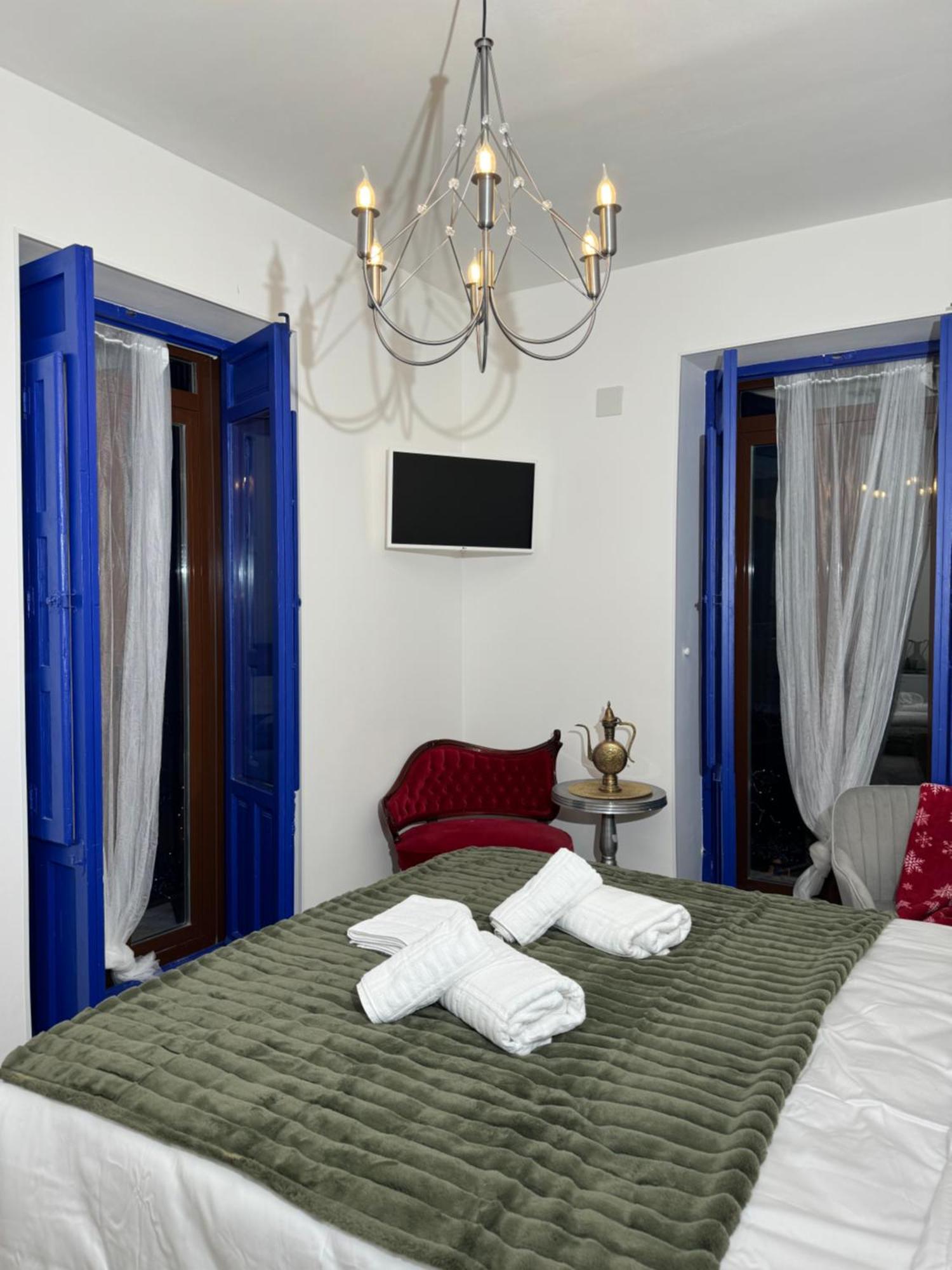 Double Room Shared Toilet