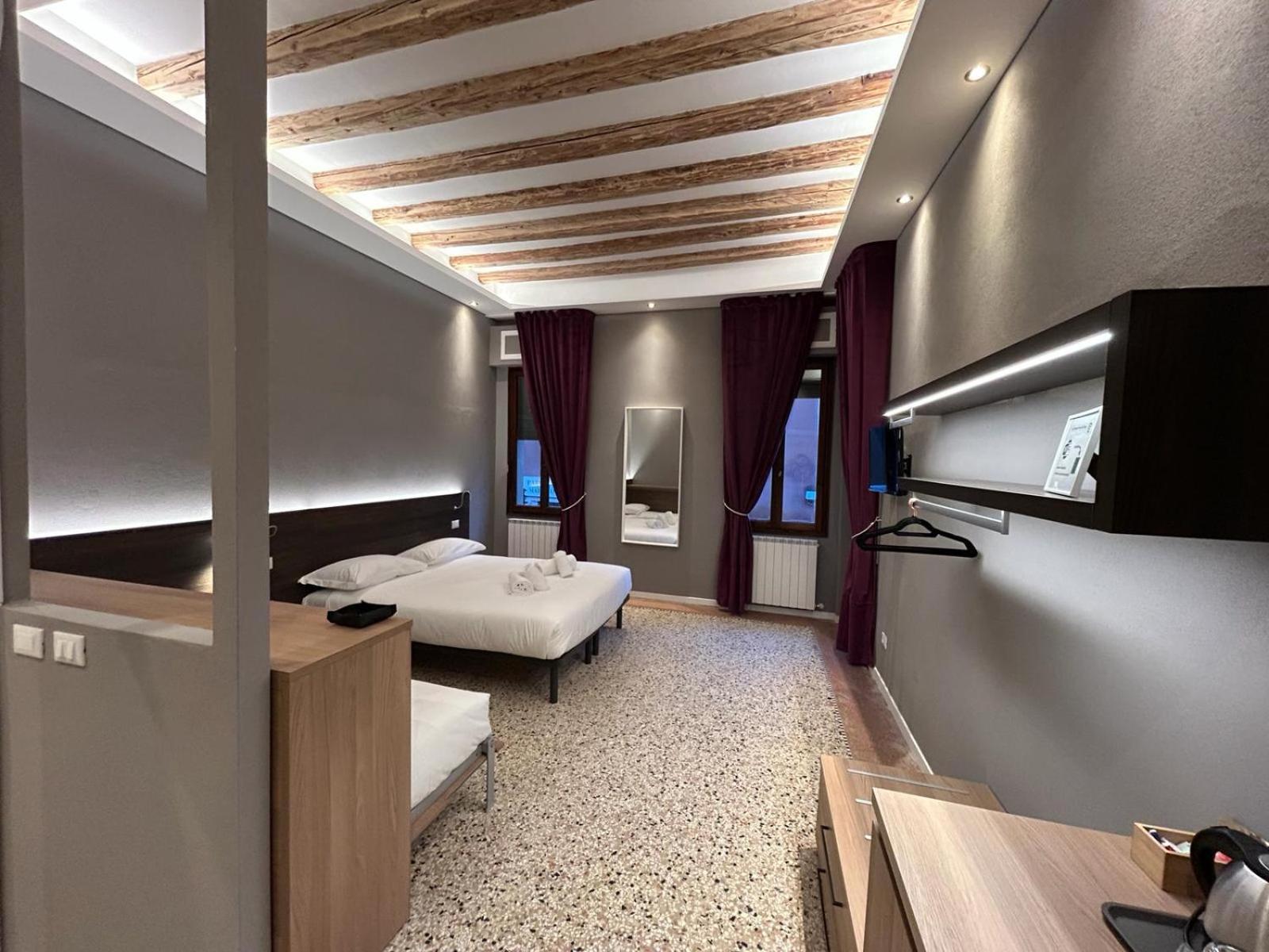 Junior Suite,1594141807:JPEG