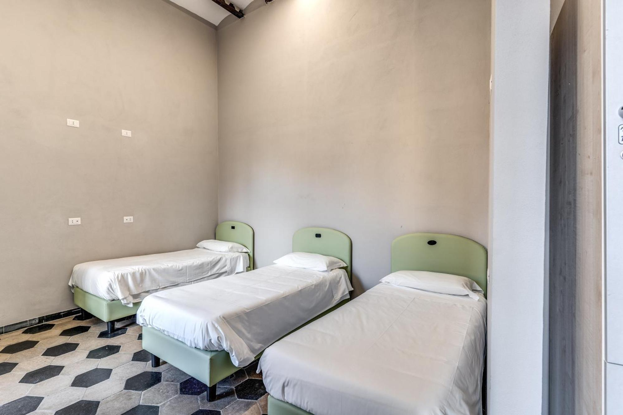 Vierpersoonskamer met Gedeelde Badkamer