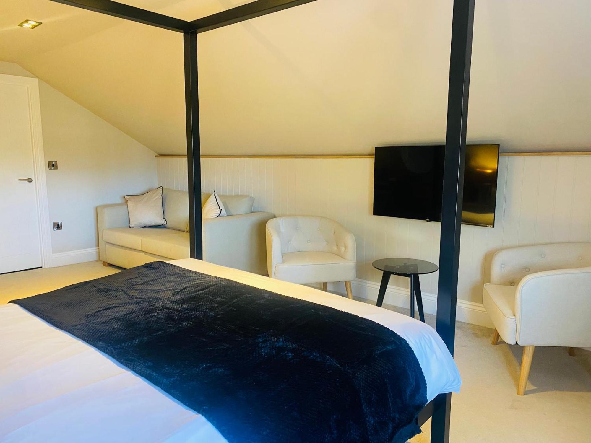 Deluxe Family Room
