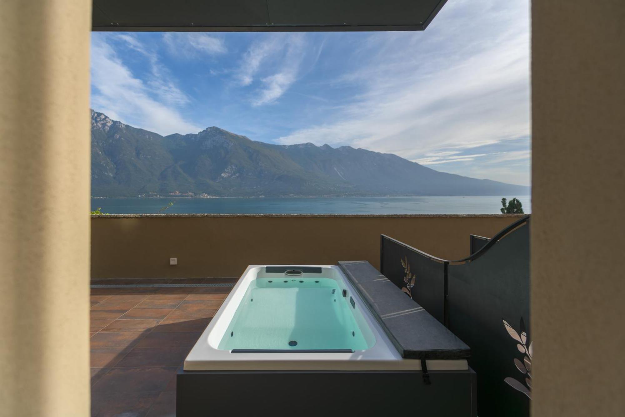 Suite Hot Tub