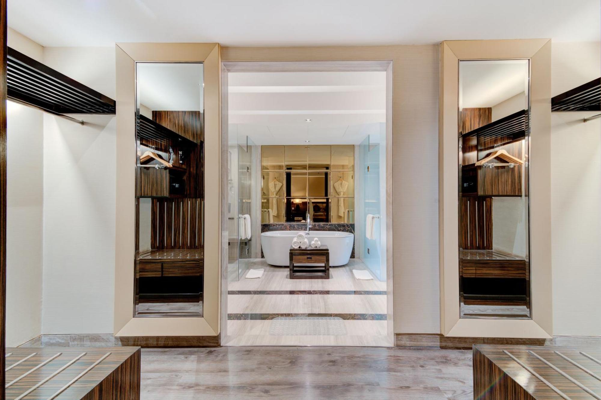 Executive Suite on Food & Beverage Spa Laundry