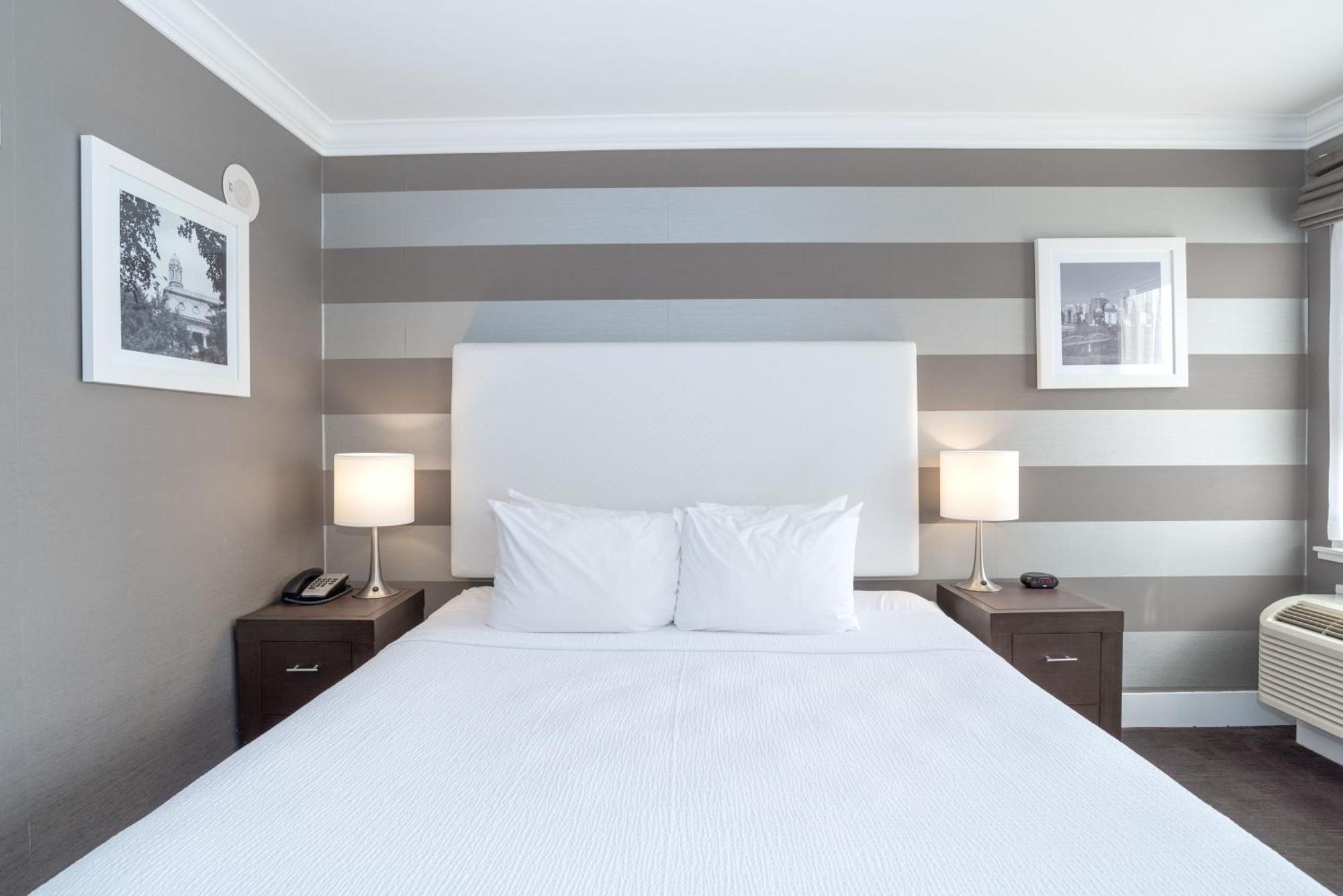 Standard Room 1 Queen Bed