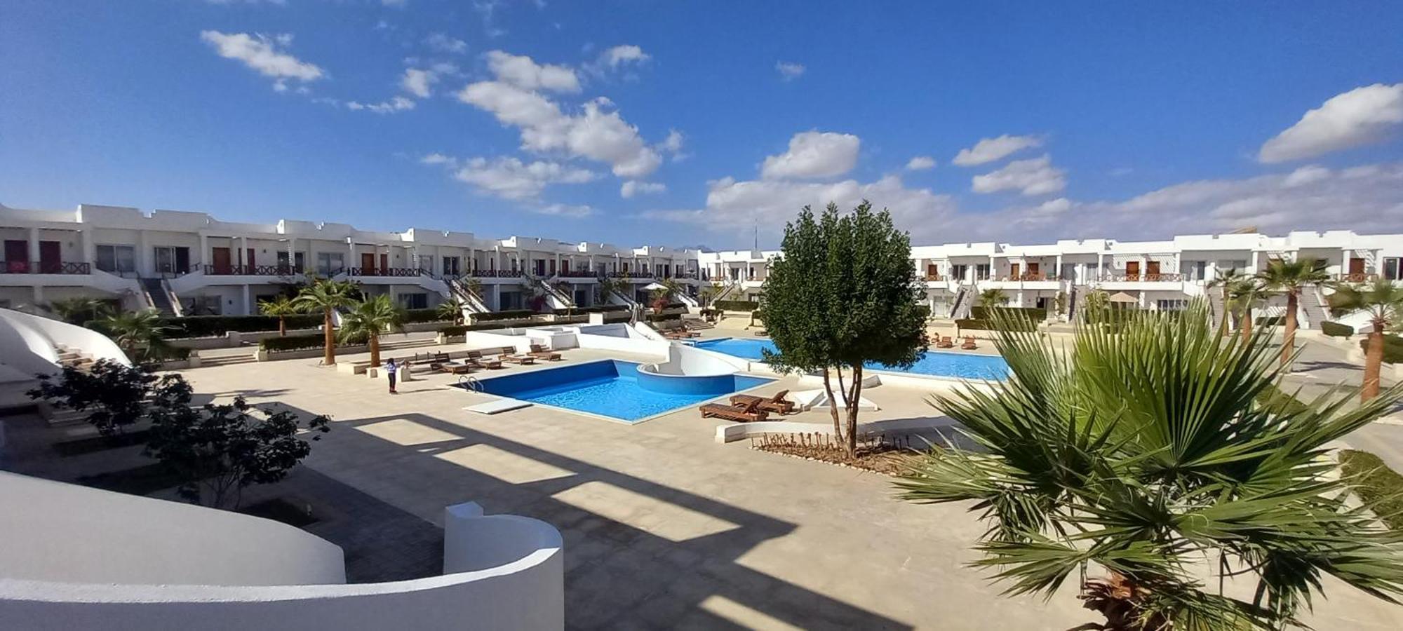 Apartment with Pool View,1522339819:JPEG