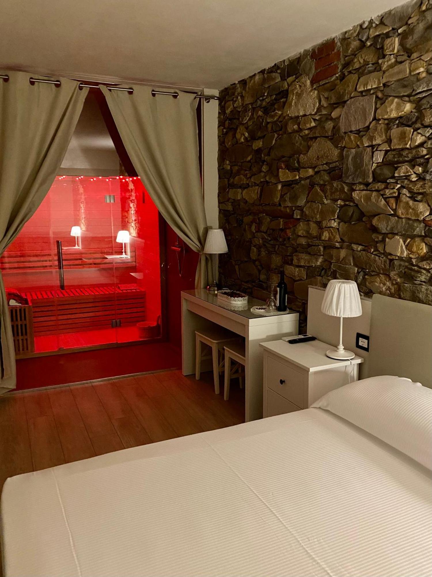 King Suite Spa Bath