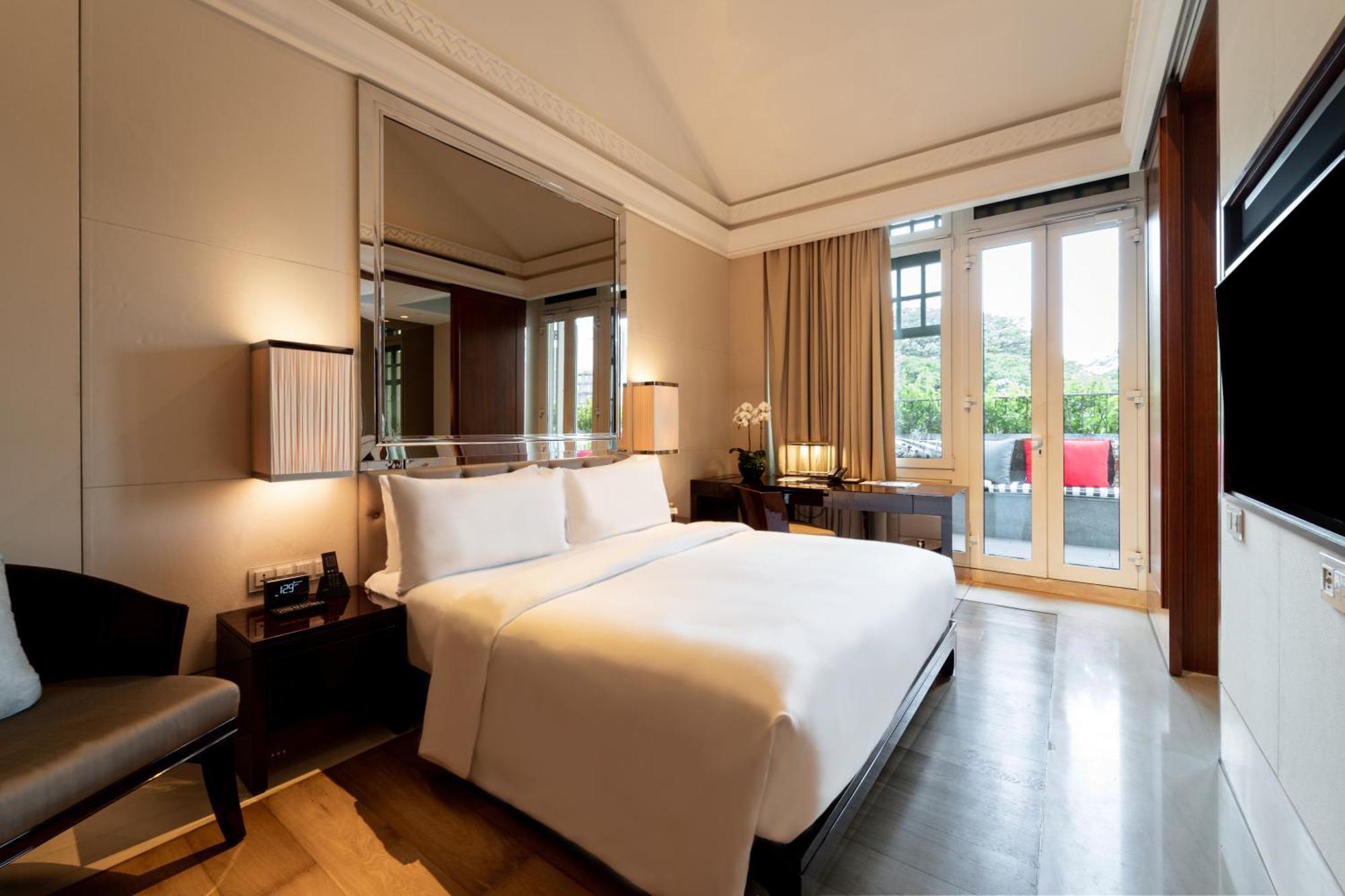 Terrace Room King Bed