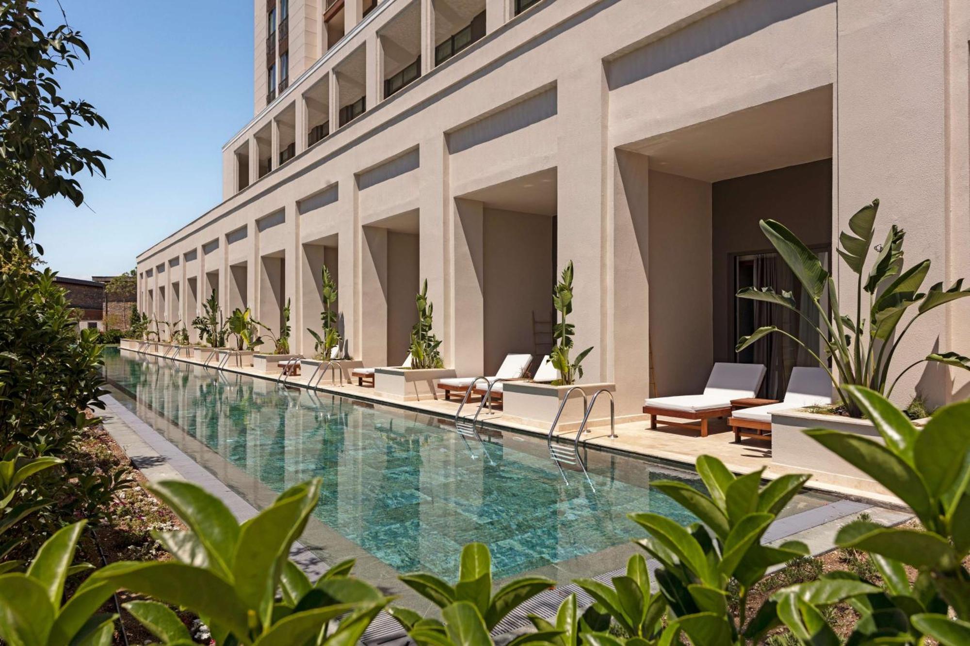 Chambre Supérieure avec Accès Direct à la Piscine