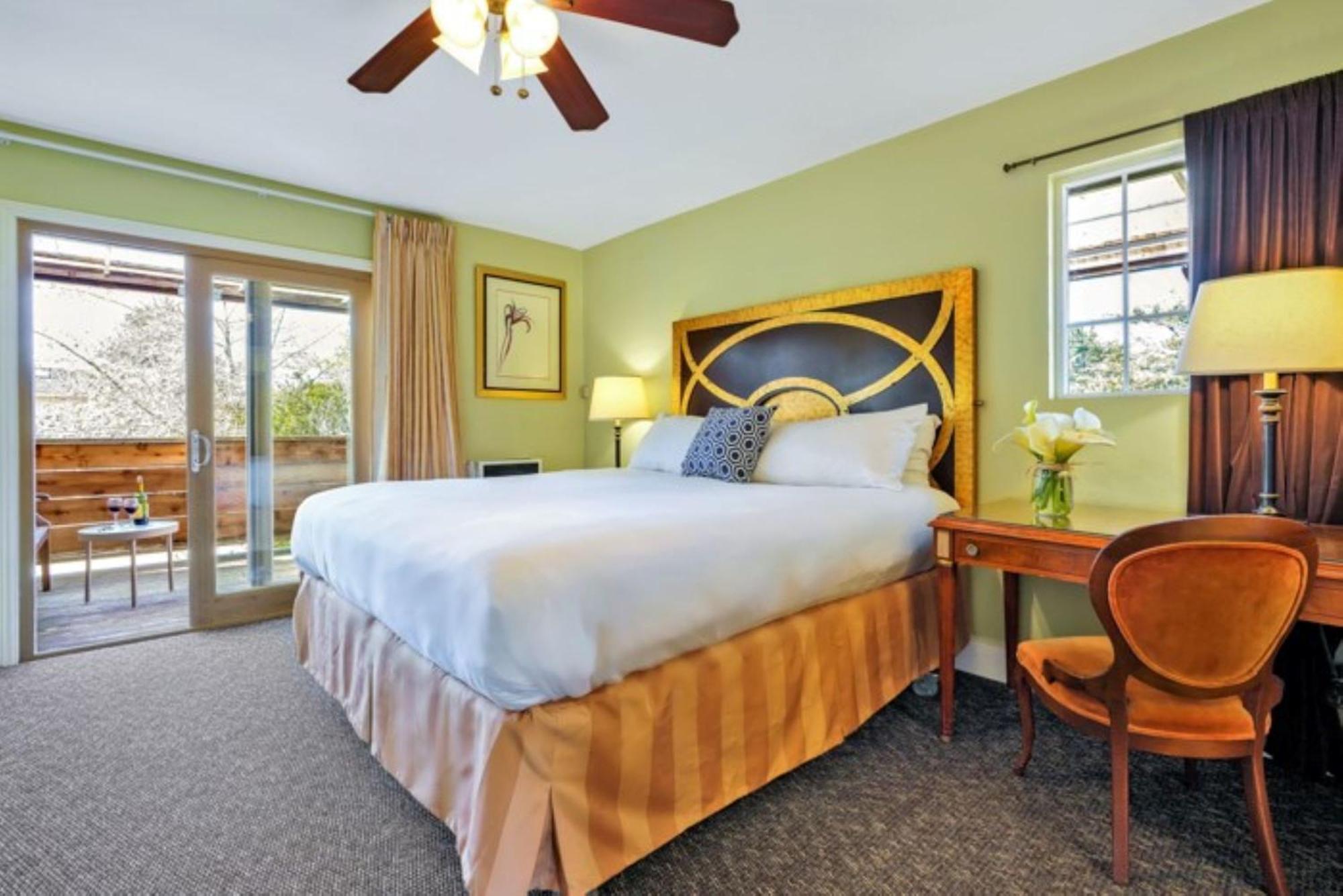 King Room,1524782722:JPEG