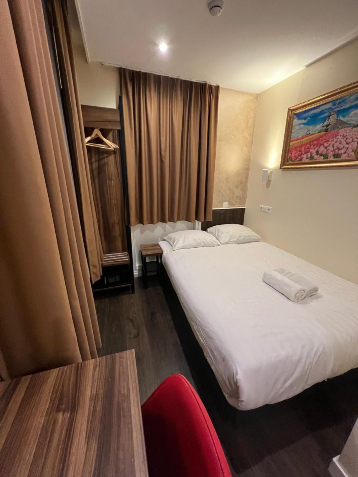 Double Room Private Bathroom