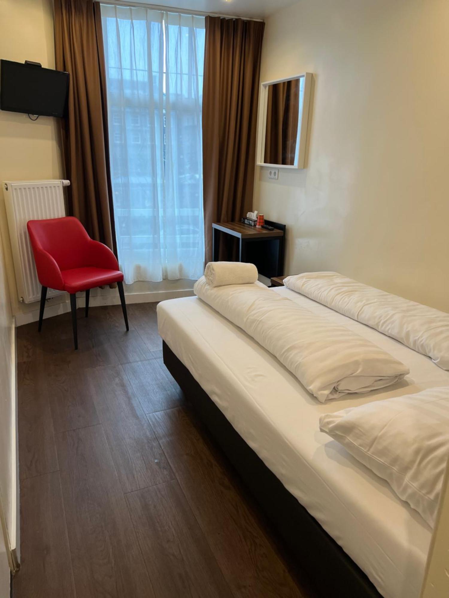 Double Room Private Bathroom