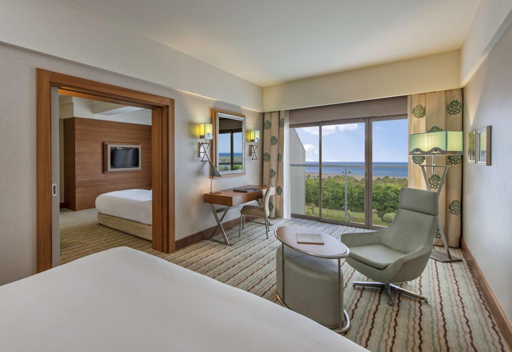 Family Room with Sea View and Pool Access,1524999031:JPEG