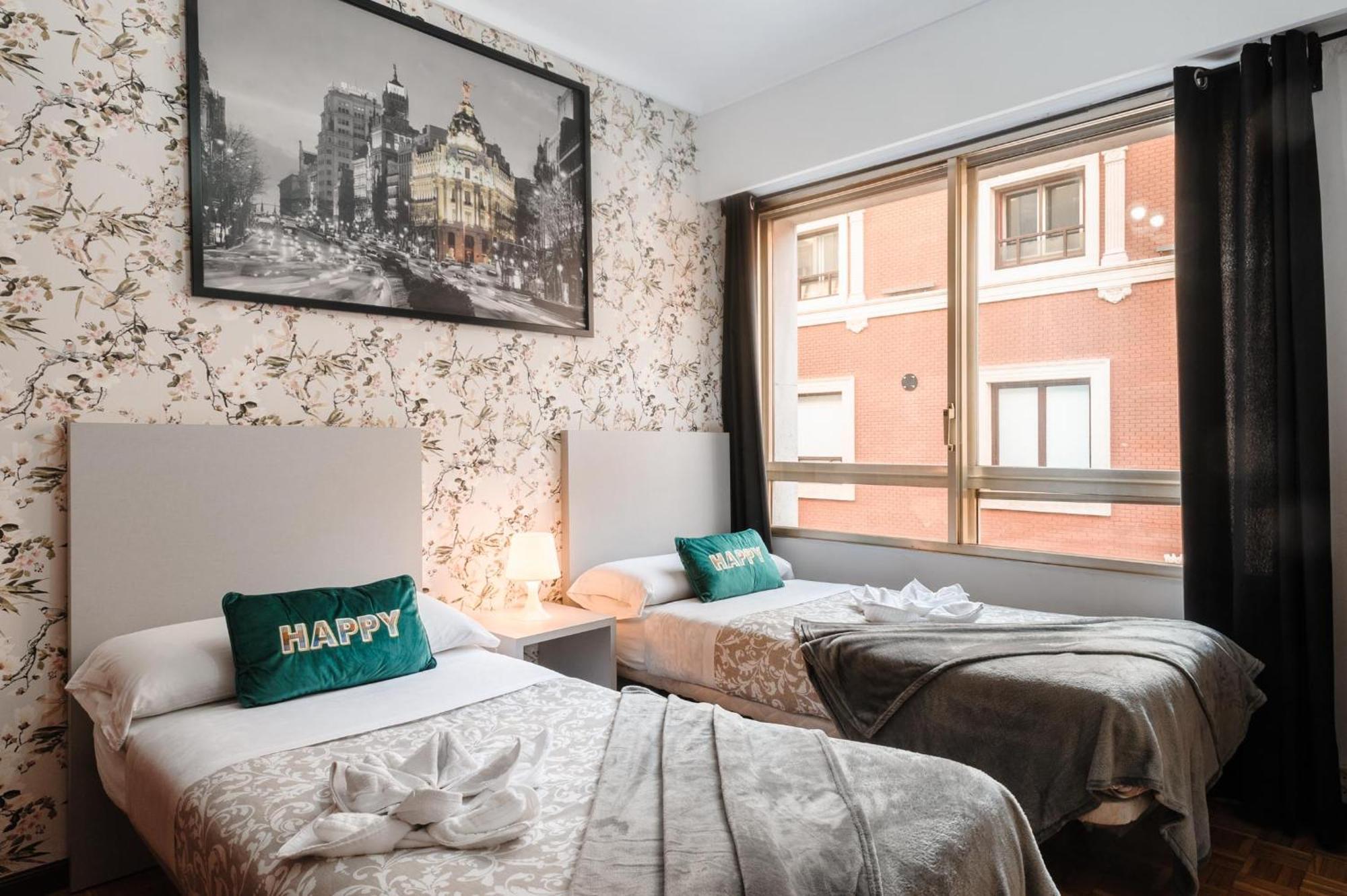 Twin Room,1525997524:JPEG