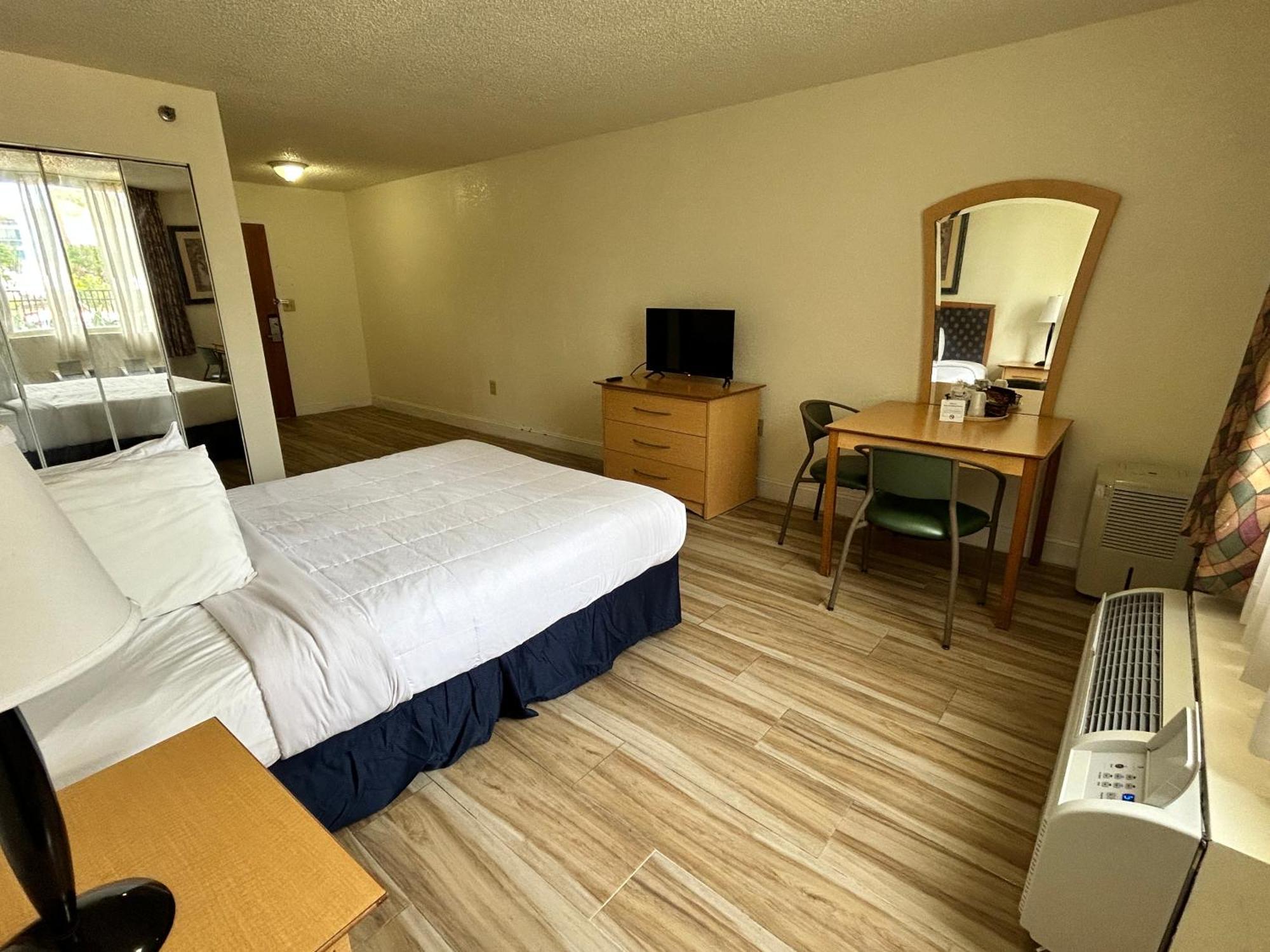 Chambre Standard - Accessible aux Personnes à Mobilité Réduite