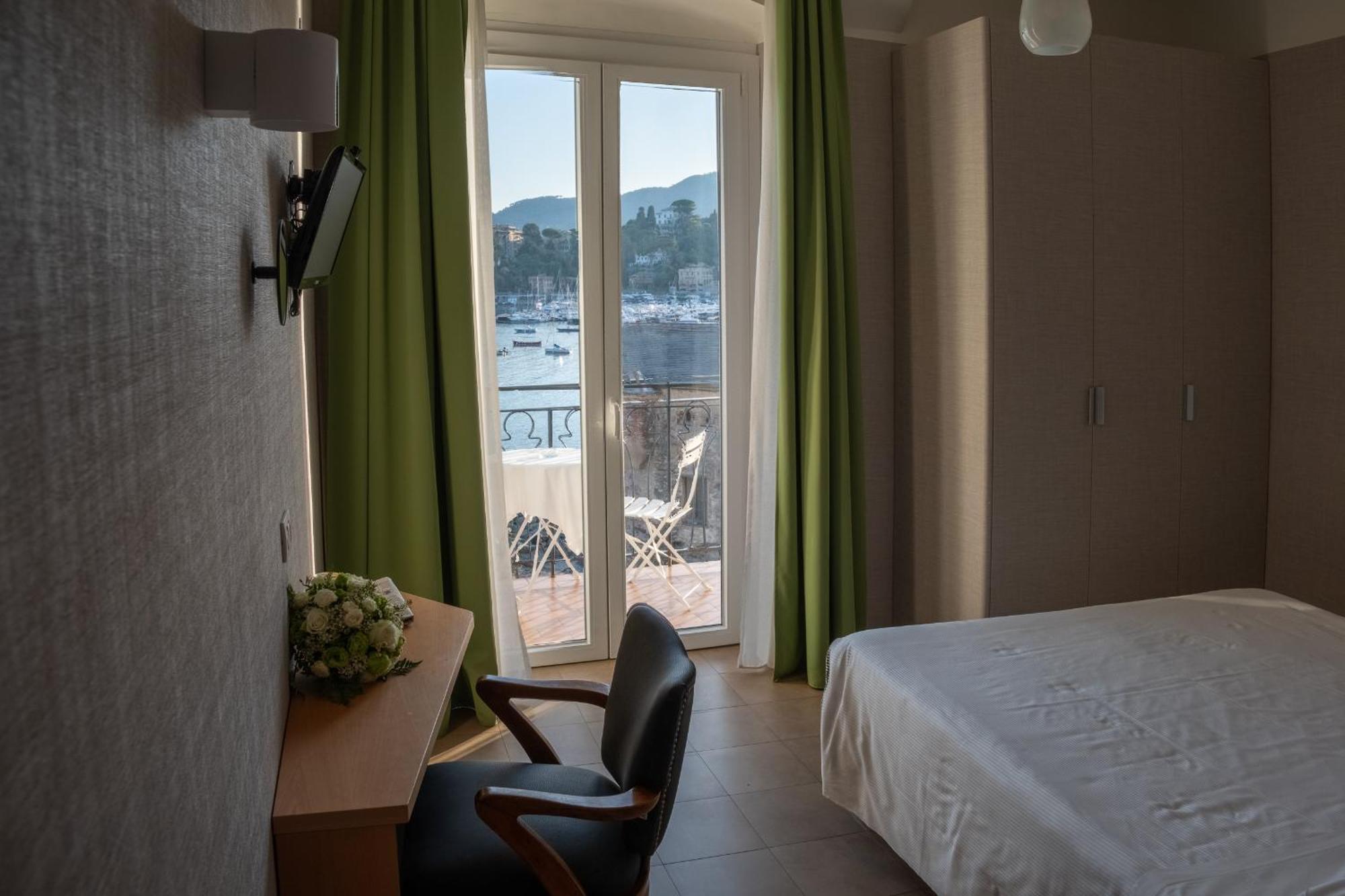 Double Room with Sea View,1526470513:JPEG