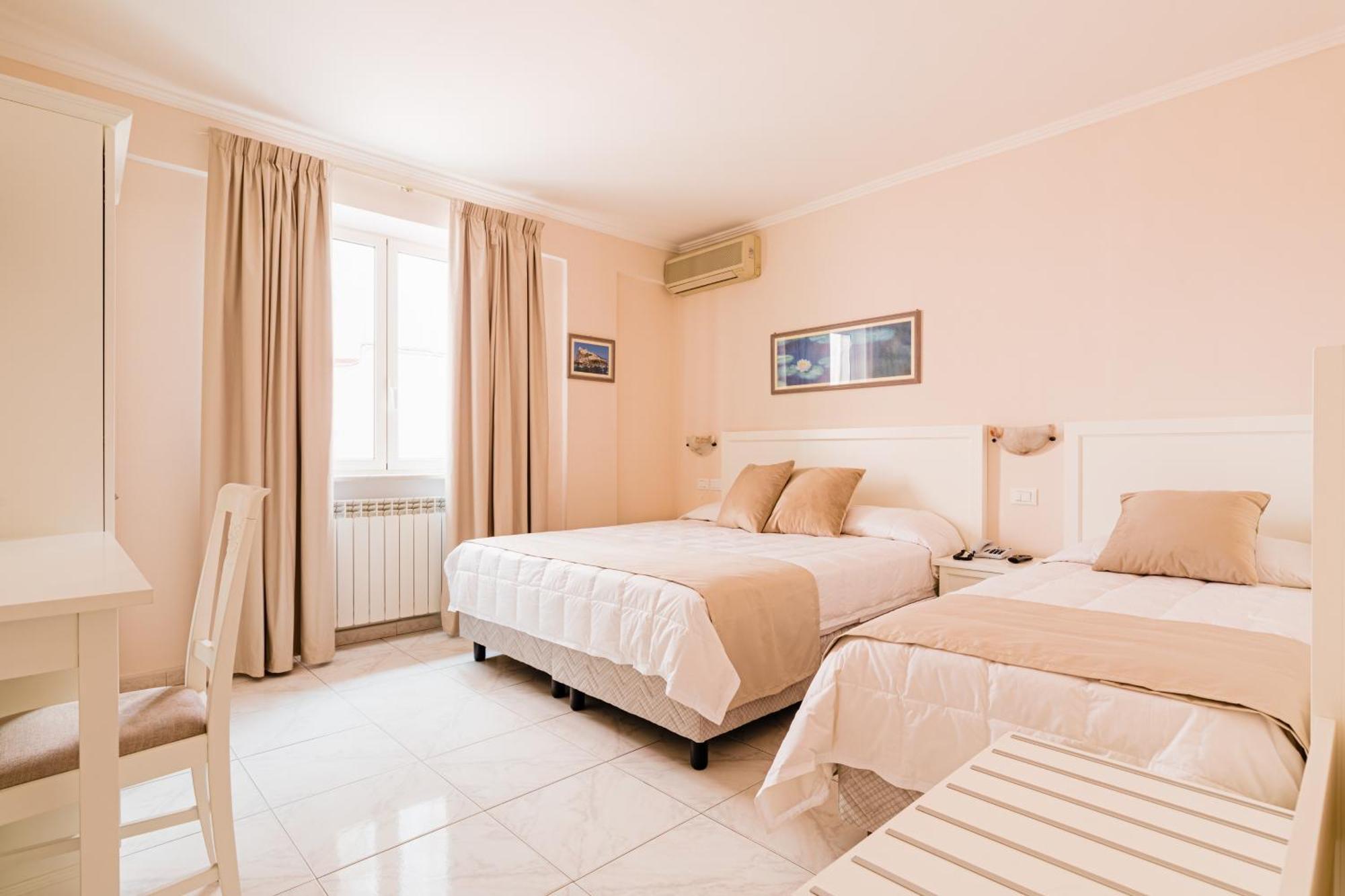 Quadruple Room,1526584471:JPEG