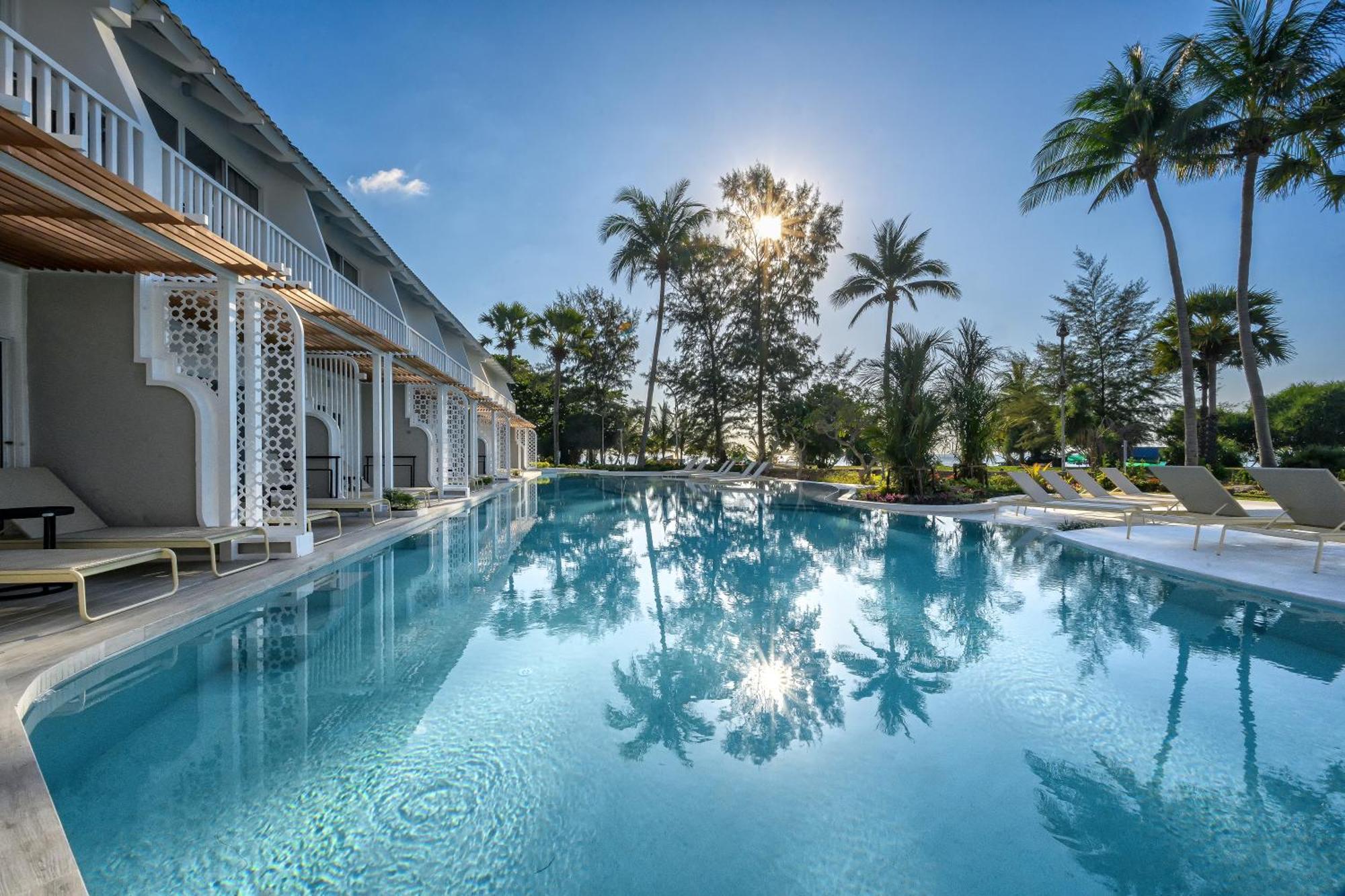 Lagoon Pool Access Deluxe Terrace