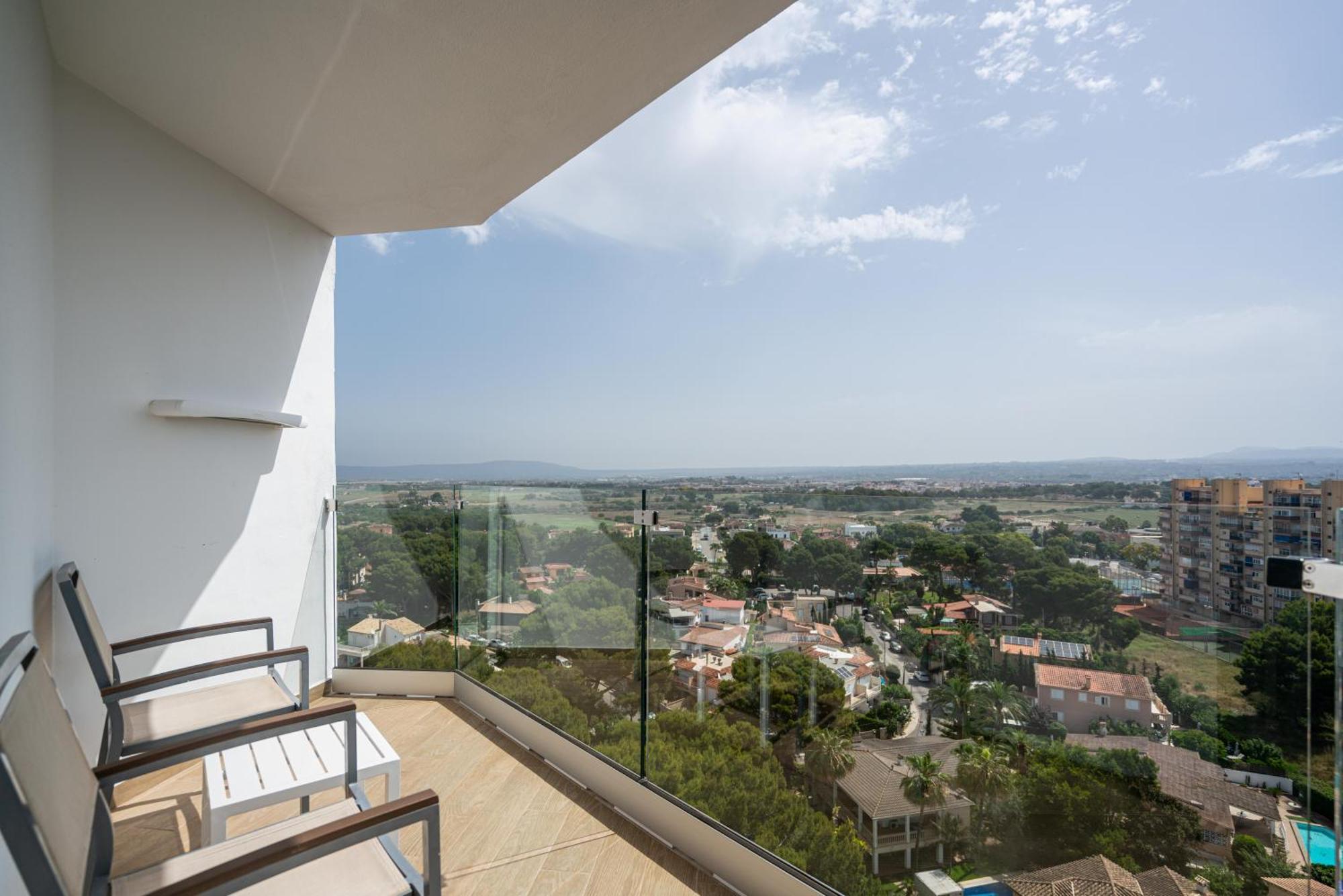 Double or Twin Room Sea View