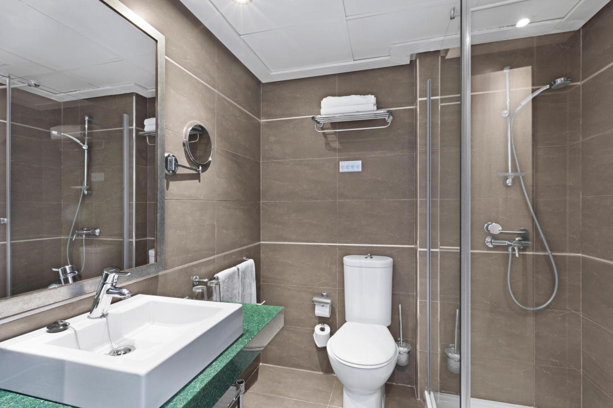 Double or Twin Room Sea View
