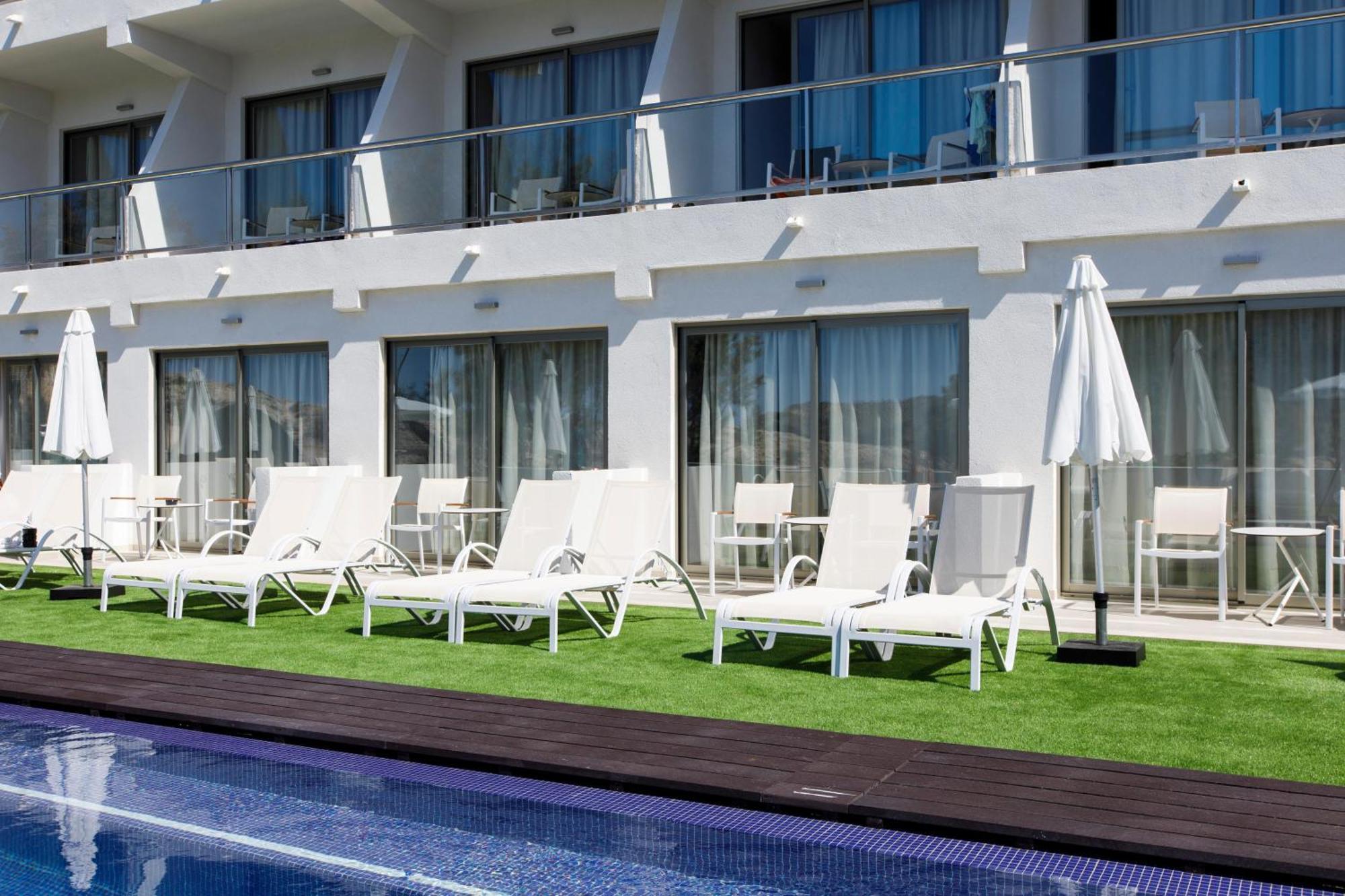 Premium Double Room Direct Pool Access