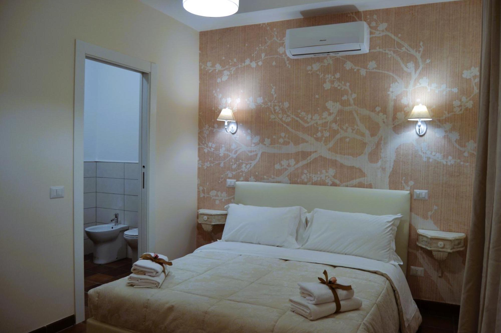 Double Room Private Bathroom