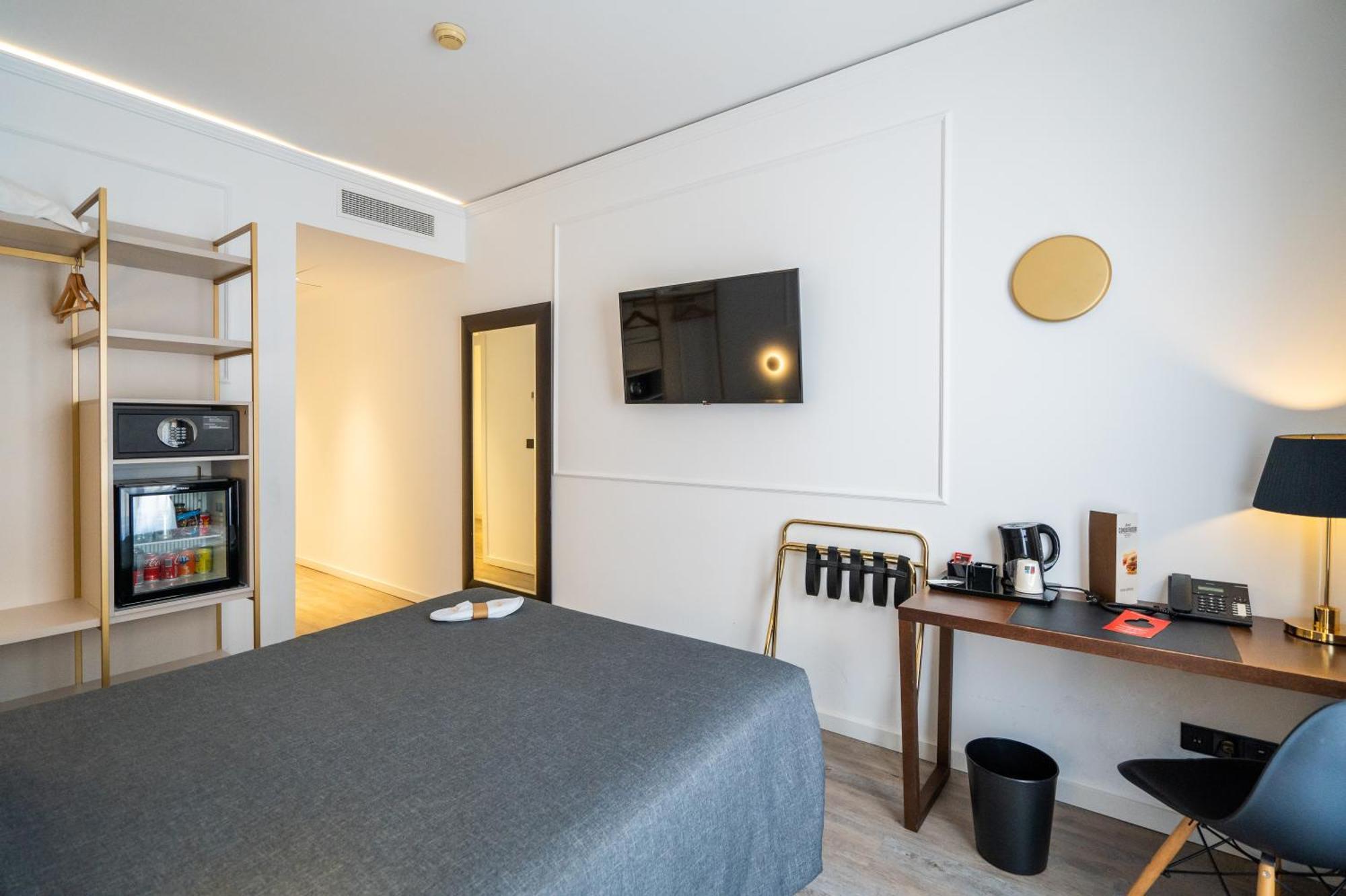 Standard Single Room,1528678663:JPEG
