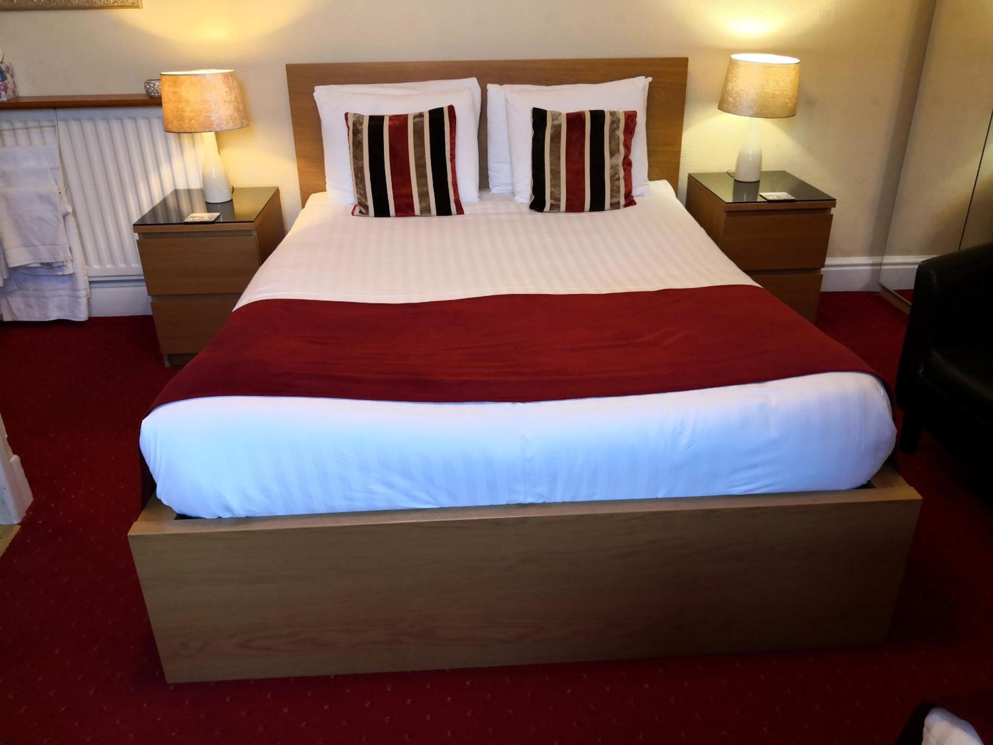 Family Room En Suite,1528718989:JPEG