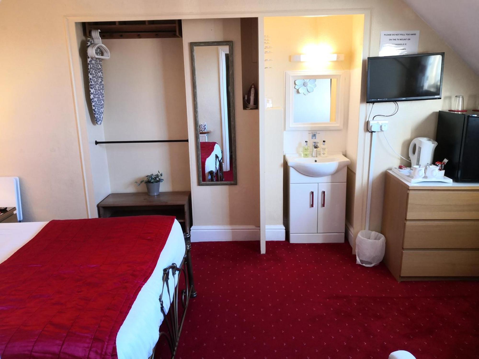 Family Room ensuite