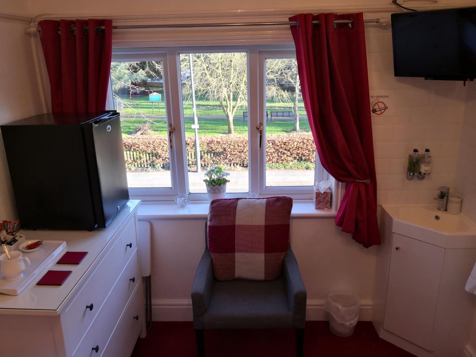 Single Room Private External Bathroom