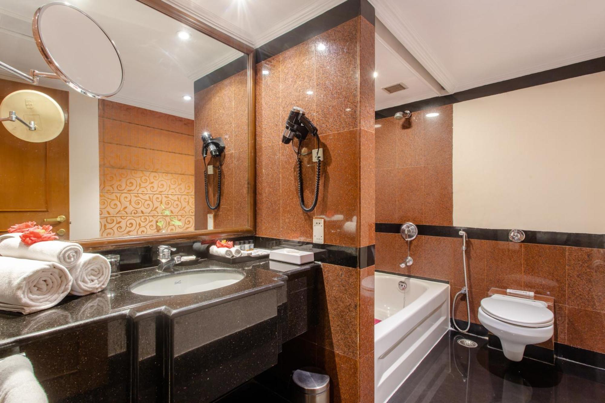 Deluxe King Room on Spa & Laundry