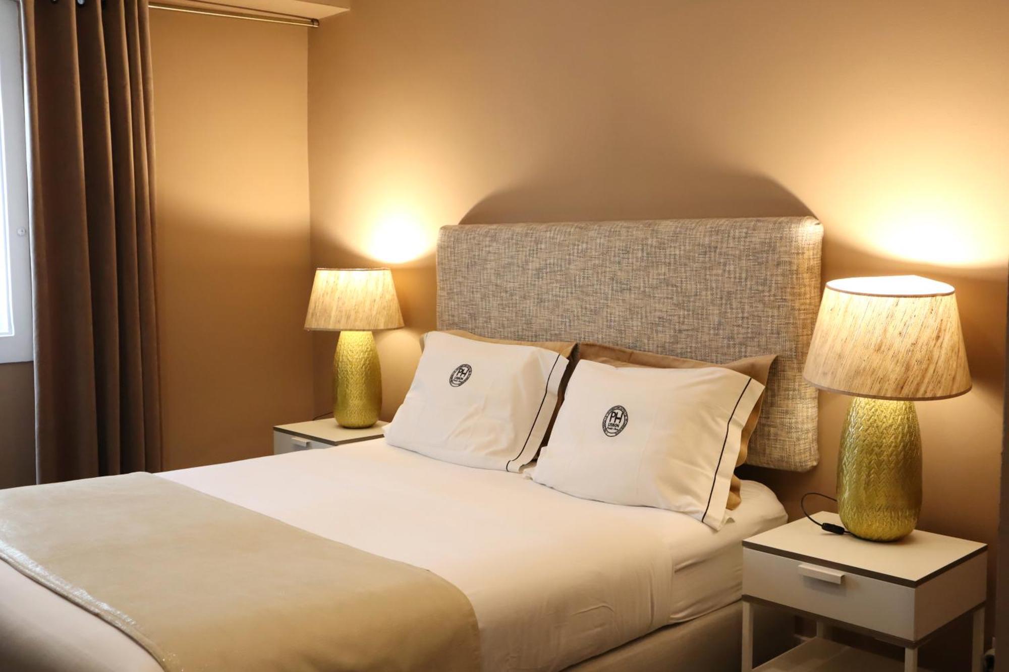 Deluxe King Suite
